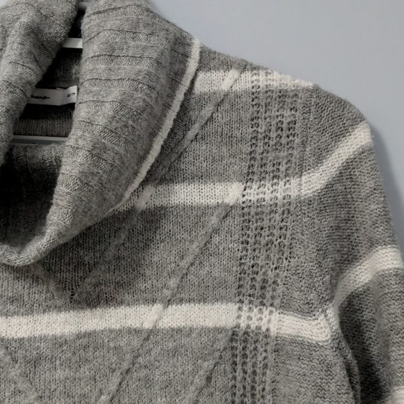 Reitmans Long Sweater - Picture 5 of 12